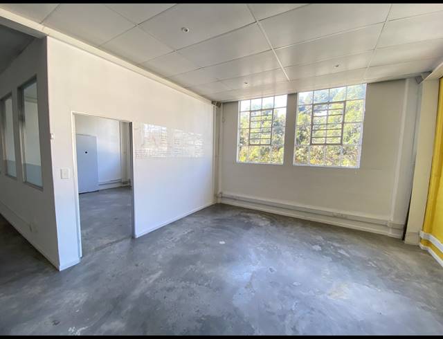 137M² OFFICE TO LET IN WOODSTOCK